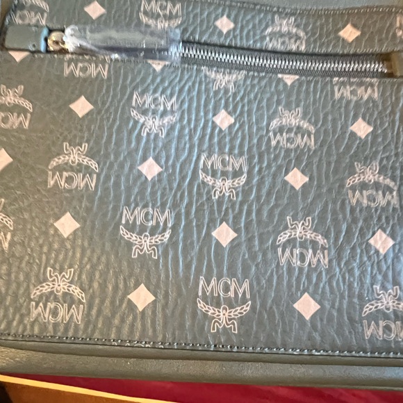 MCM Stark Medium Sea Turtle Visetos Leather Backpack BRAND NEW MP $2,085 CAD - Picture 5 of 8